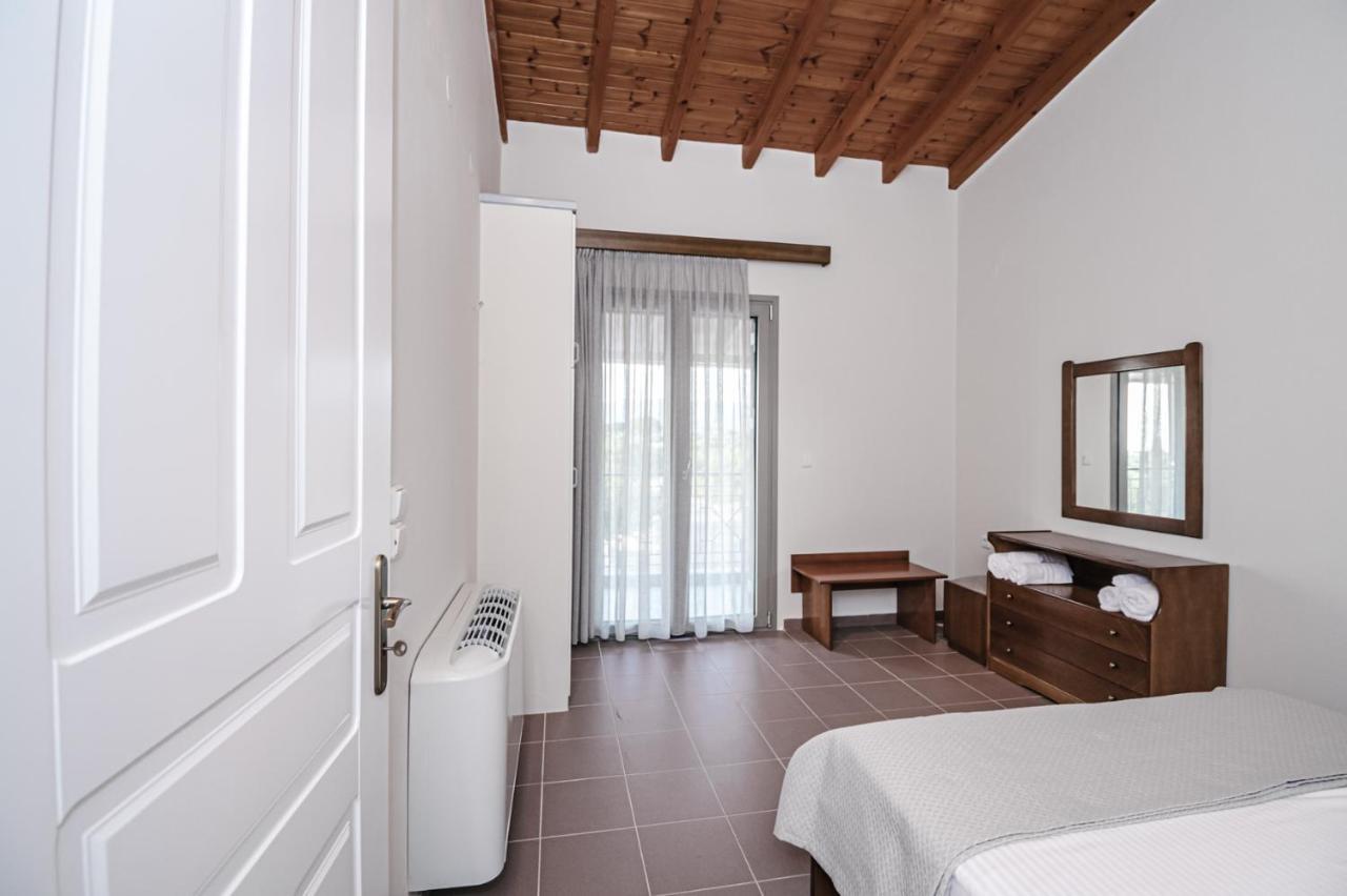 Terra Helios Suites & Studios Kyparissia Kamer foto