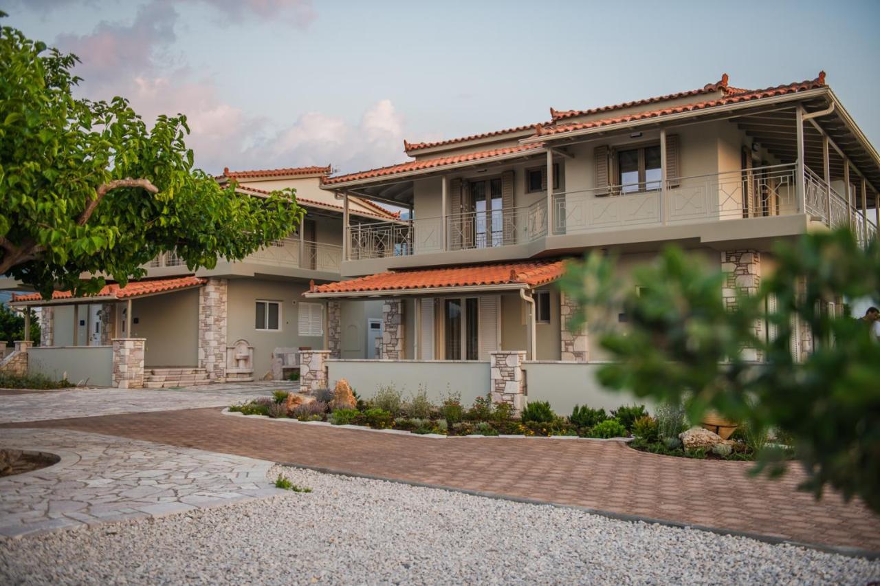 Terra Helios Suites & Studios Kyparissia Buitenkant foto