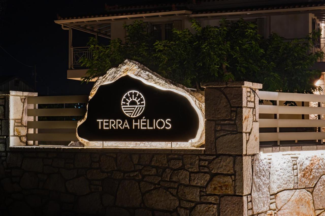 Terra Helios Suites & Studios Kyparissia Buitenkant foto